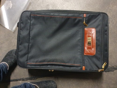 Schwarzer samsonite koffer